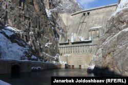 Токтогульская ГЭС.
