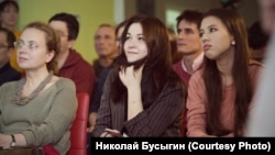 Лекциягә килүчеләр