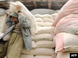 Afganistanul s-a confruntat cu crize ale foamei în trecut iar ocupația talibană ar putea provoca una nouă ca urmare a incapacității acestora de a aduce importuri în țară.