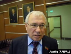 Разил Вәлиев