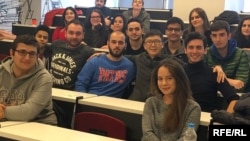 Доцент Мирбек Турдуев студенттер менен. Анкара, Түркия.