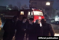 Мэр Оша Таалайбек Сарыбашов на месте взрыва. Город Ош. 21 марта 2019 г.