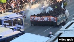 Vodenim topom na prosvjednike