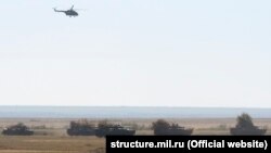 Бригадные тактические учения военных армейского корпуса Черноморского флота России (ЧФ) на полигоне Опук. Крым, архивное фото