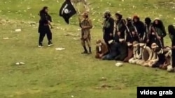 گروه داعش در ولایت ننگرهار چندین تن را روی بمب ها نشاندن و منفجر ساختند.