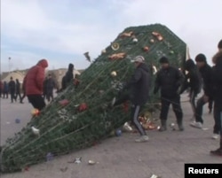 Первые кадры о беспорядках и последующих событиях в Жанаозене стали известны миру благодаря телеканалу «К-плюс». Жанаозен, 16 декабря 2011 года.