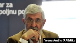 Popov: Politika se umešala u privrednu saradnju