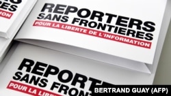 "Чек арасыз кабарчылар" уюмунун баяндамасы.