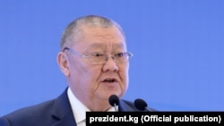 Токон Мамытов.