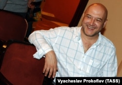 Максим Суханов на сборе труппы Театра им. Евгения Вахтангова