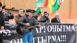 Альберт Исмаил 2015 елгы Хәтер көне җыенында чыгыш ясый