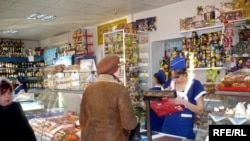 Небольшой продуктовый магазин в Уральске. Иллюстративное фото.
