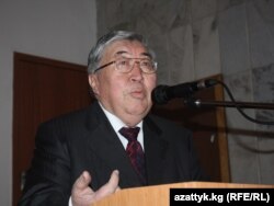 Коомдук ишмер Жумагул Сааданбеков. 10.12.2010.