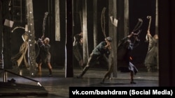 "Зөләйха күзләрен ача" спектакленнән күренеш