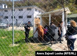 Naile Arifi në vizitë te familjarët