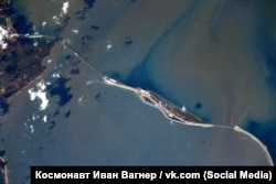 Керченский мост, вид из космоса