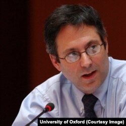 Richard Caplan, profesor i së Drejtës Ndërkombëtare në Universitetin e Oxfordit