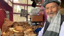 عبدالحی، مرد ۸۰ ساله‌ای که پس از ابتلا به کووید-۱۹ صحت‌یاب شده است