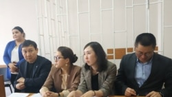 «Азаттык» радиосу, кабарчы Али Токтакунов, «Kloop.kg» жана «24.kg» сайттарынын адвокаттары.