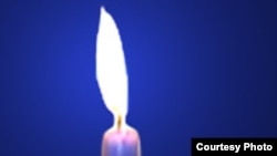 Семејството Арсоски немаат струја, децата учат на свеќи