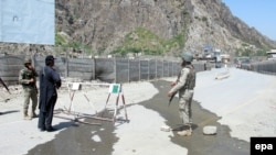 د افغانستان او پاکستان د تګ راتګ لویه لار تورخم ، ارشیف