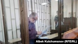 Омурбек Текебаев в суде