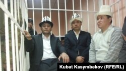 Камчыбек Ташиев, Садыр Жапаров жана Талант Мамытов сот залында, 2013-жыл, 10-январь