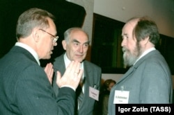 აკდემიკოსი იური ოსიპოვი, აკადემიკოსი ვიტალი გინზბურგი, მწერალი ალექსანდრ სოლჟენიცინი