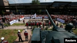 Акция против сепаратистов на стадионе "Донбасс-Арена". 20 мая 2014 года.