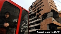 Ostaci zgrade Generalštaba, bombardovane tokom NATO intervencije u centru Beograda, 1999. godine. Na tom mestu kompanija Džerada Kušnera planirala je izgradnju luksuznog hotela.