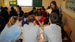 Робота школярів у групах