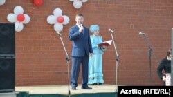 Авыл хакимияте җитәкчесе тәбрикли