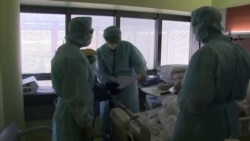 داکتران در یک شفاخانه ایتالیا