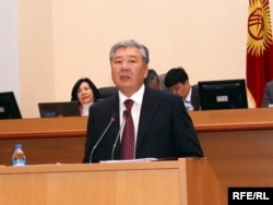 Данияр Усенов.