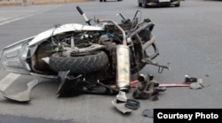 На месте ДТП. Автор иллюстративного фото - Роза Есенгулова.