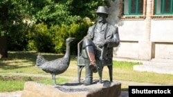 Пам'ятник Фрідріху Фальц-Фейну