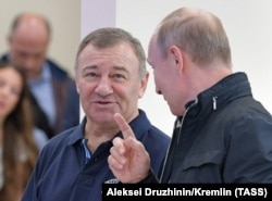 Аркадій Ротенберг і Володимир Путін у Криму, 15 березня 2018 року