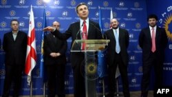 ბიძინა ივანიშვილი (შუაში), გიორგი მარგველაშვილი (მარჯვნიდან მეორე) და კახა კალაძე (მარჯვნივ)