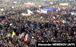 Під час зустрічі з Іваном Павлом Другим на іподромі, Львів,26 червня 2001 року