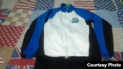 Спортивная форма, которую, по словам родителей, рекомендовали купить школьникам гимназии № 175 «Жана Гасыр». Алматы, 18 декабря, 2015 года.