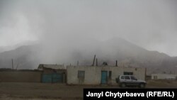 Ыраң-көлдөгү чаңдуу бороон