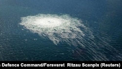 ზღვის ზედაპირზე გამოჟონილი გაზი "ჩრდილოეთის ნაკადის" დაზიანების შემდეგ დანიის კუნძულ ბორნჰოლმის მახლობლად. 27 სექტემბერი, 2022. 