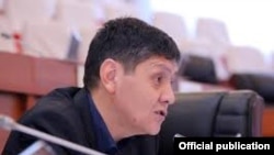 Назарали Арипов