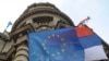 Zastave EU i Srbije vise ispred zgrade Vlade Srbije u Beogradu, fotoarhiv