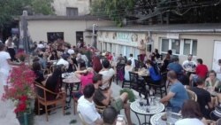 Clienţii aşteaptă redeschiderea teraselor