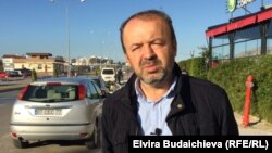 Турецкий журналист Митхат Абакан.