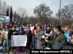 Равшан Жээнбеков. 8-март, 2019-жыл.