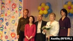 Шагыйрә гаиләсе белән