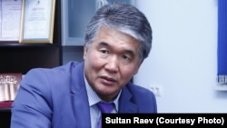 Султан Раев.