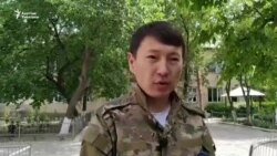 Чек арадагы жаңжалда ок тийген бир аскердин абалы оор